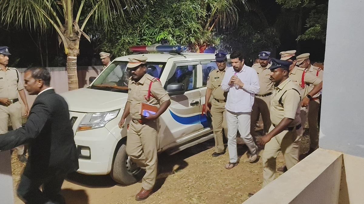 Actor Posani Krishna Murali sent to 14-day judicial remand