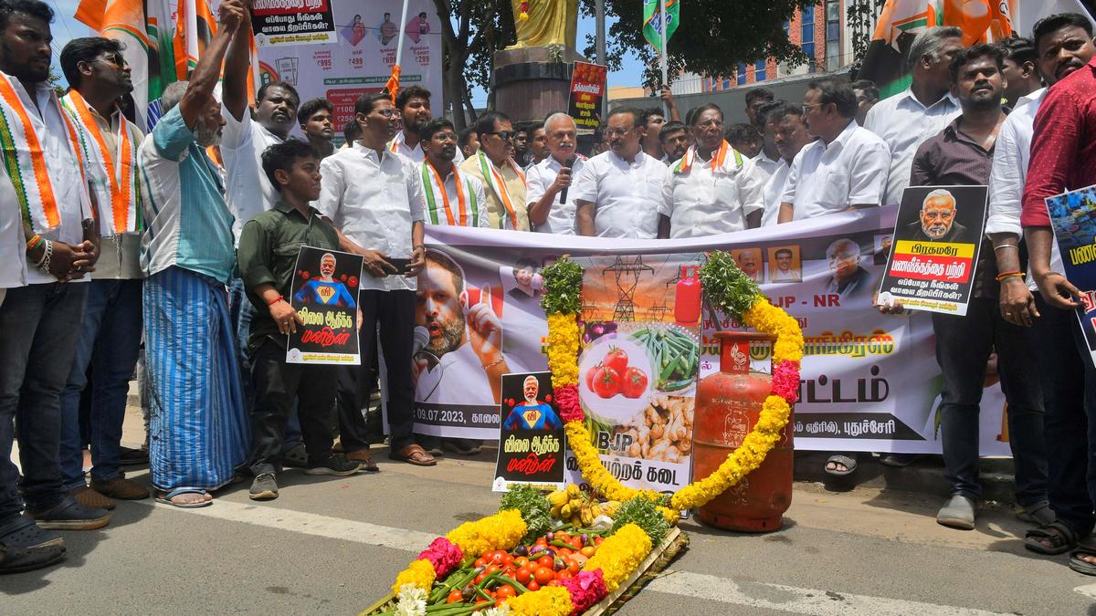 Youth Congress workers stage protest against government failure to check inflation