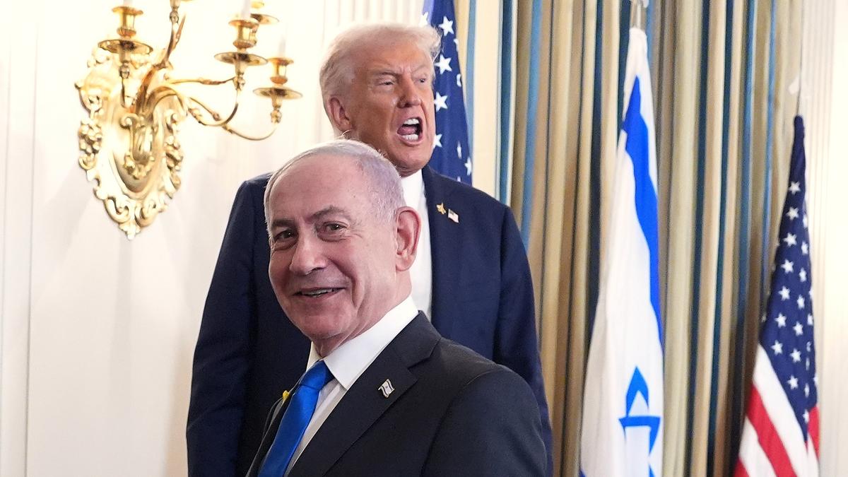 Trump signs an executive order vowing to defend Qatar in the wake of Israel’s strike