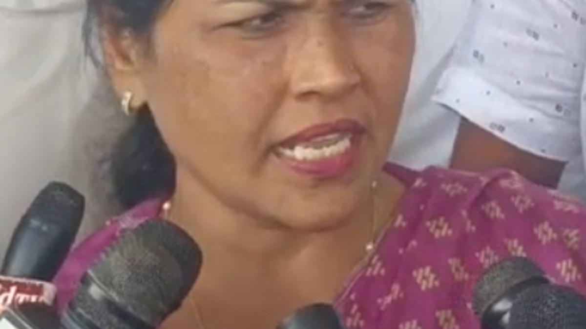 Shobha demands high-level probe into ‘money for BJP ticket’ cheating case