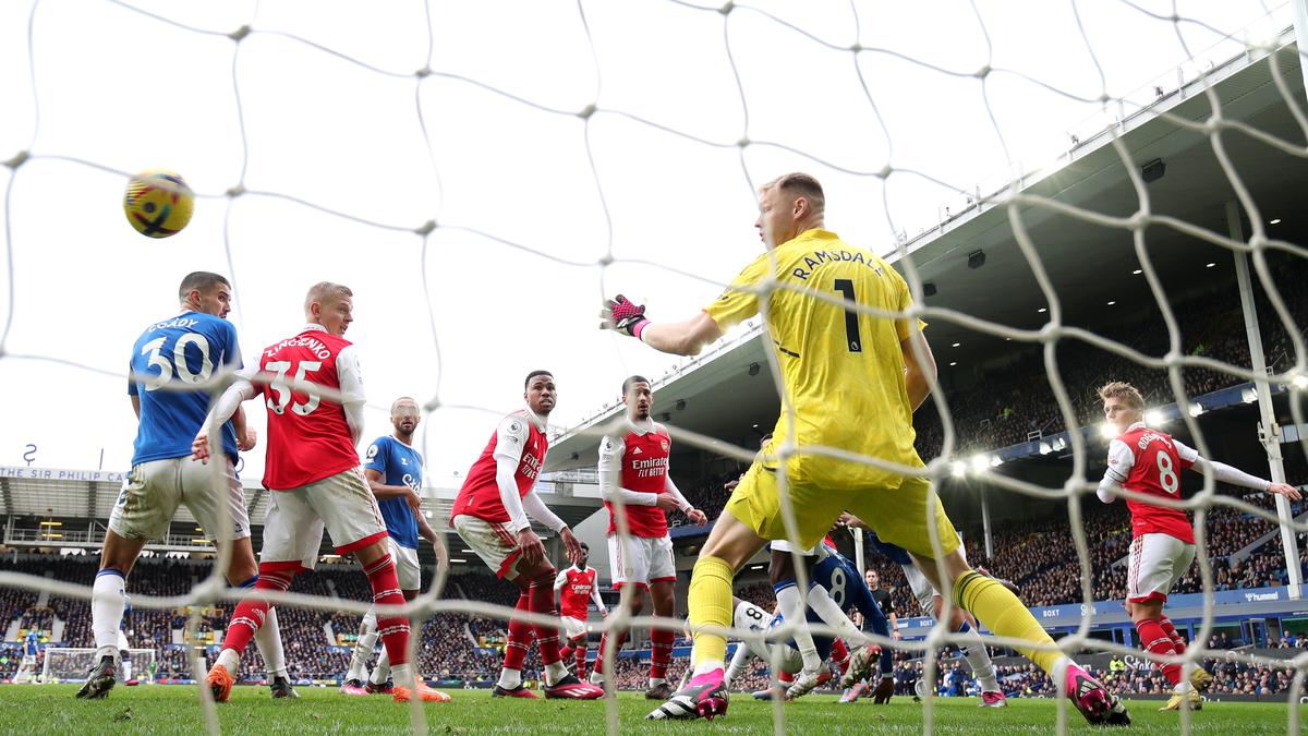 Arsenal loses 1-0 at Everton for 2nd Premier League defeat