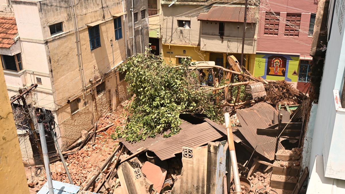 Roof of building collapses in Madurai