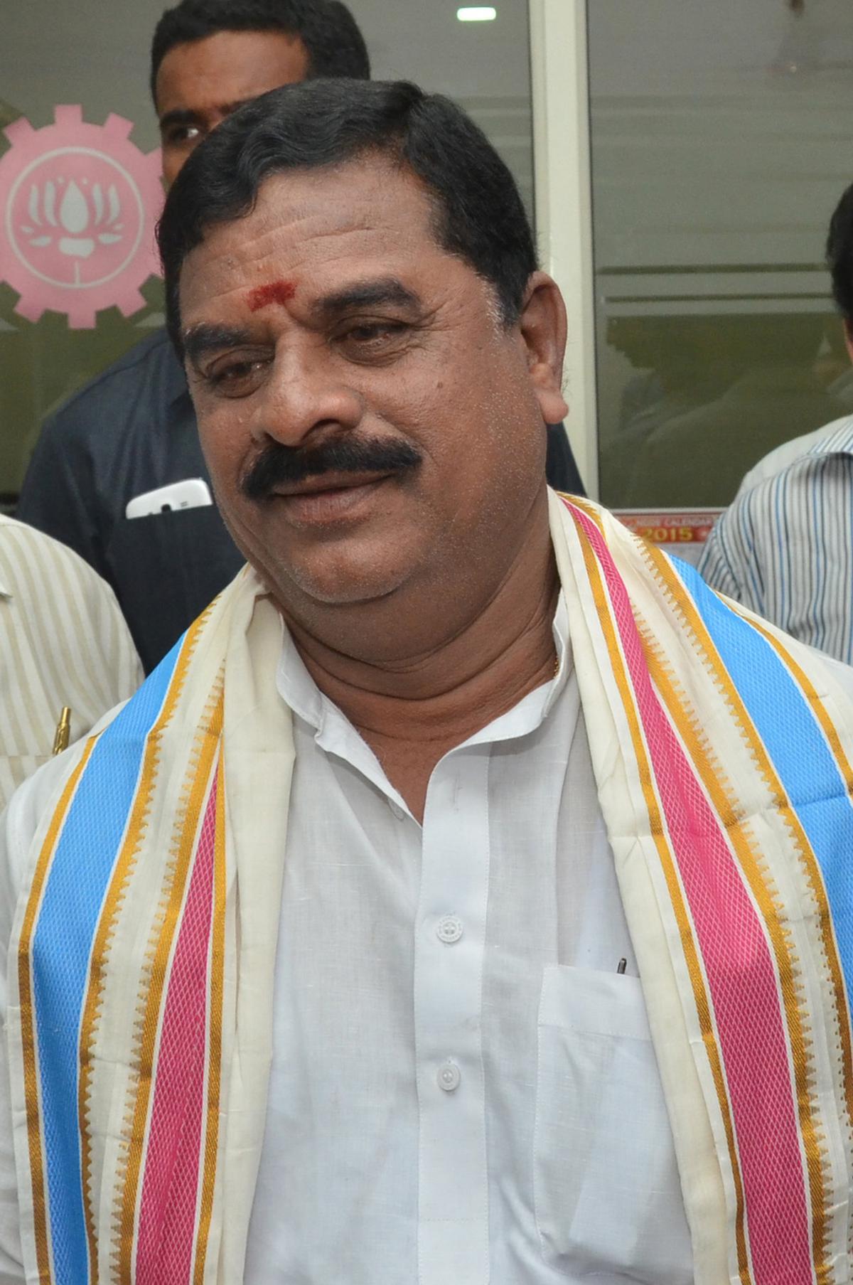 Jolt to BJP in Telangana as Swamy Goud, Sravan return to TRS ahead of Munugode bypoll