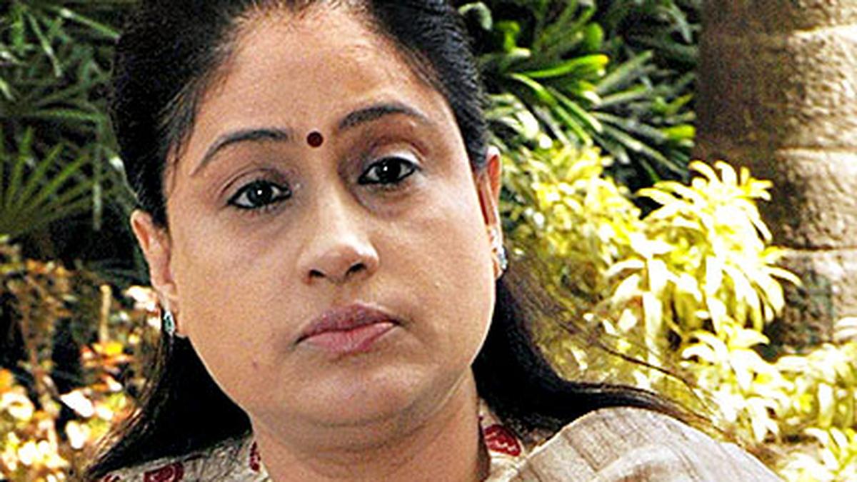 Vijayashanti quits BJP, set to join Congress