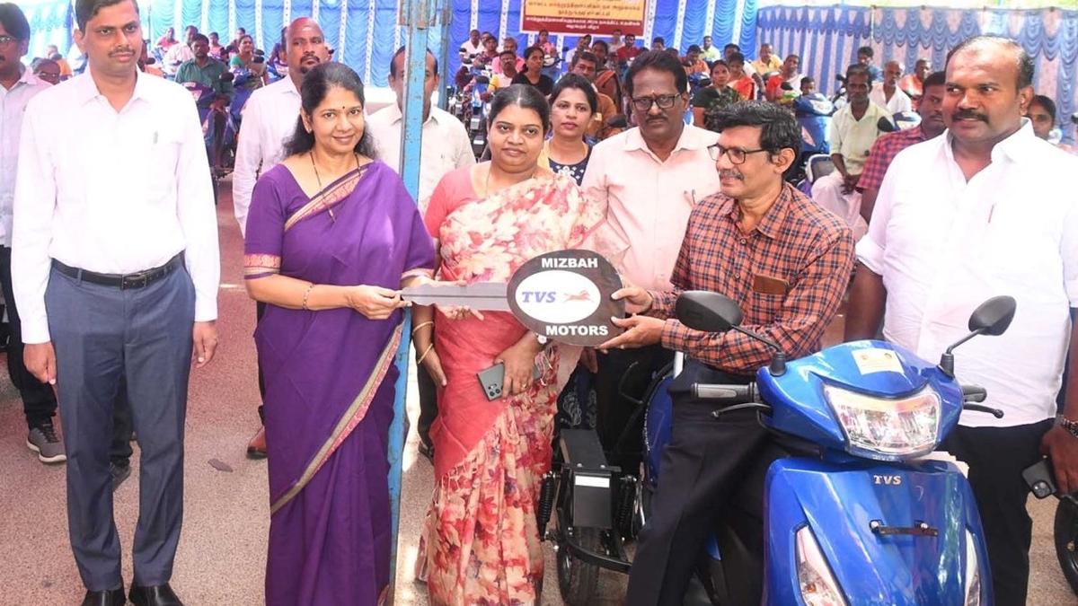 Welfare assistance worth ₹3.21 crore distributed at Thoothukudi Collectorate