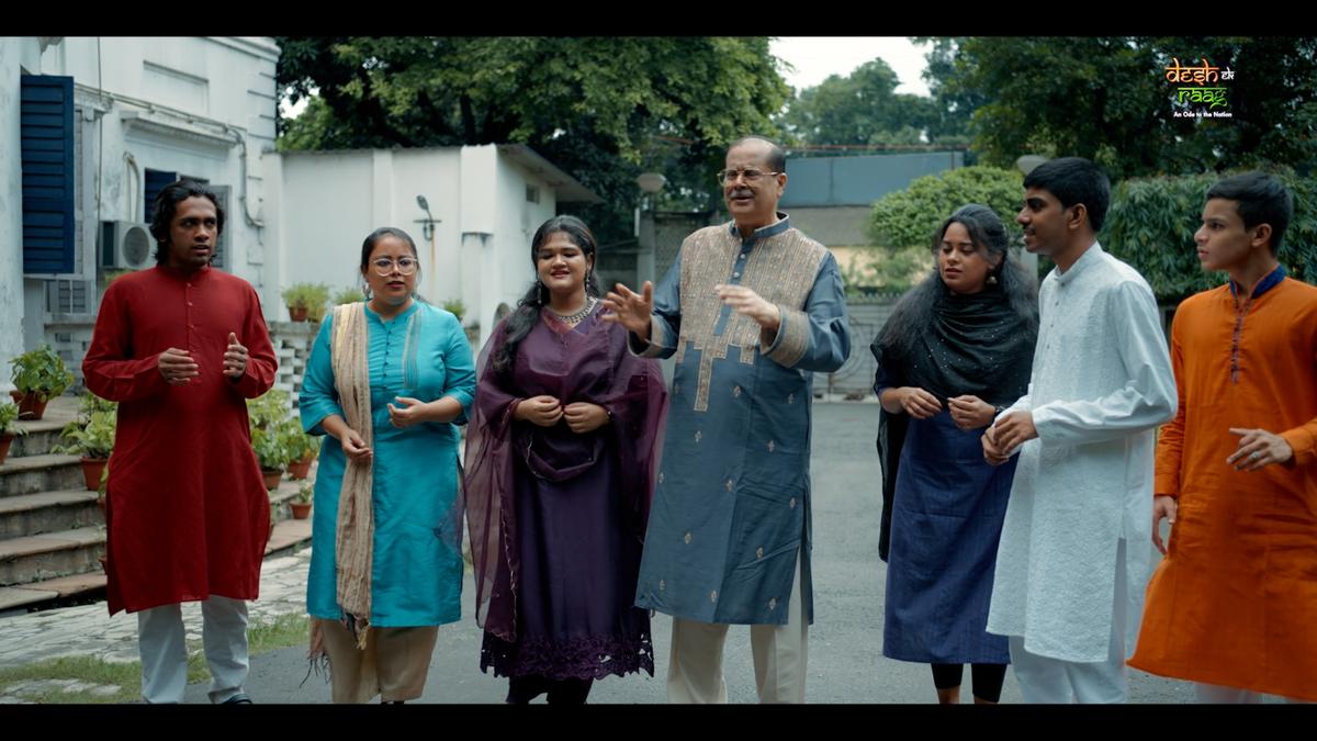 Pt. Ajoy Chakrabarty with sishyas.