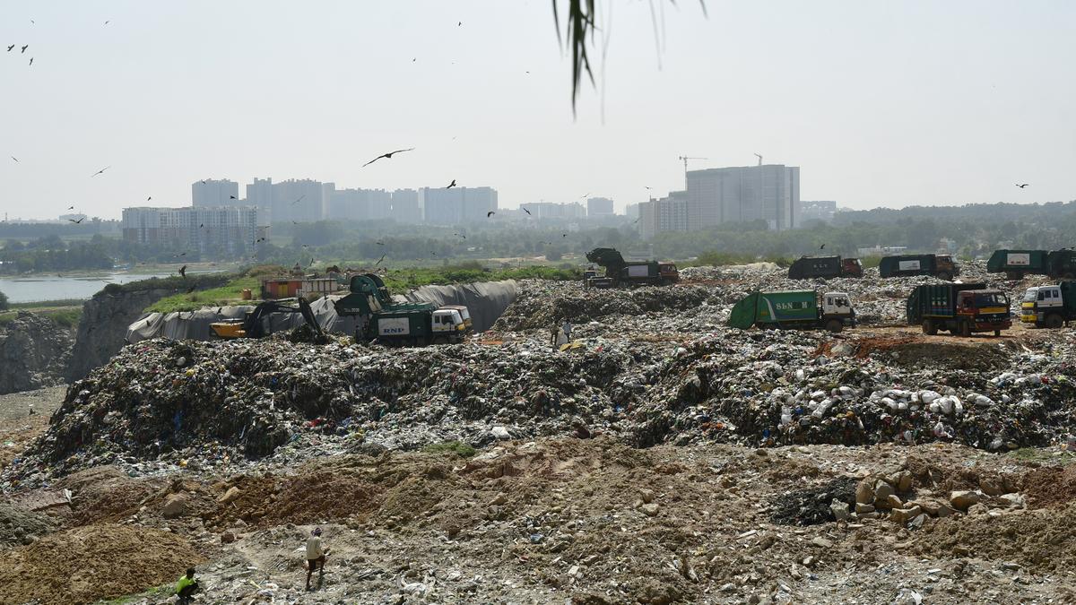 Upalokayuktas inspect Mittaganahalli landfill