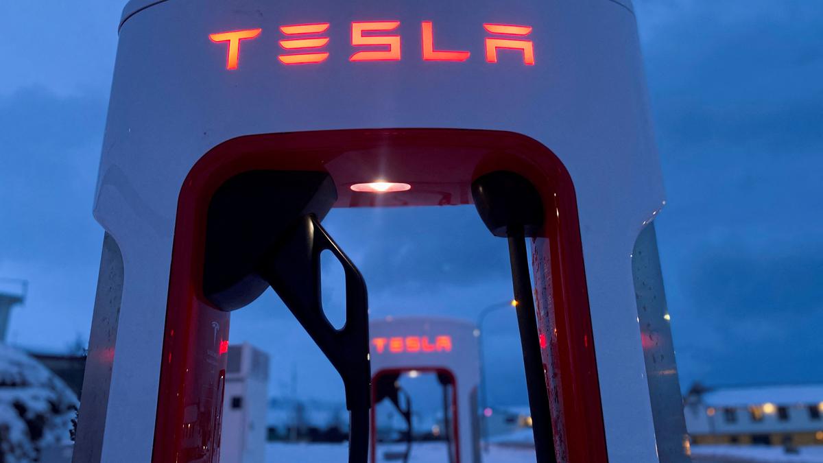 White House: Tesla to make some EV chargers available to all