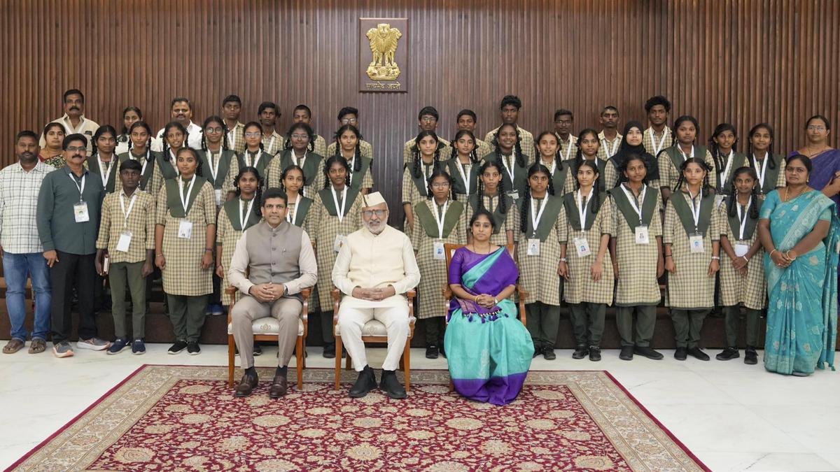 Govt. school students from Guntur enjoy exposure trip to Delhi