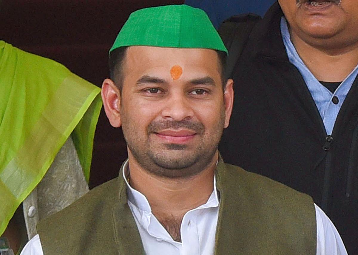 TH25 Bhelari Lalu Prasad expels elder son Tej Pratap Yadav from party and  family for 'irresponsible behaviour' - The Hindu