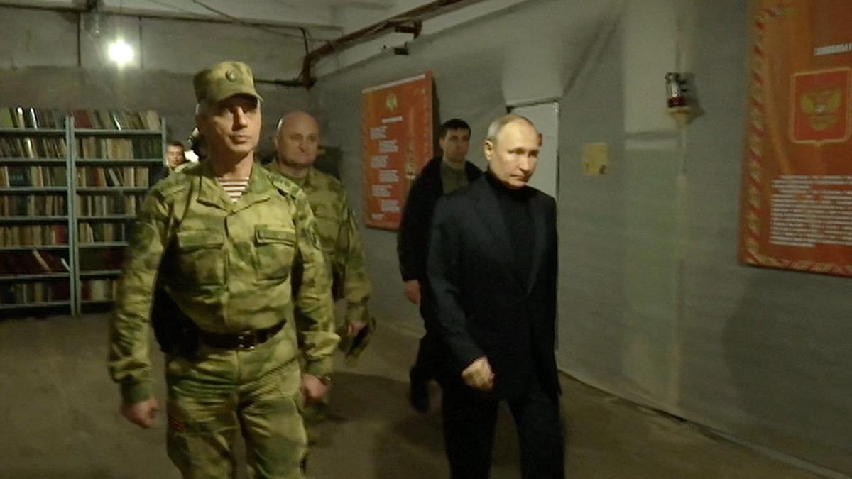 Putin visits Russian troops in occupied Ukraine