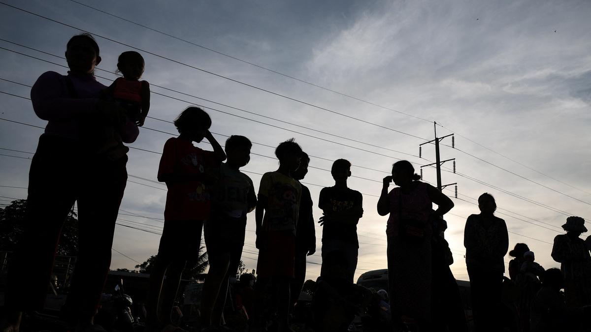 Thailand declares curfew along coast as Cambodia border fighting spreads
