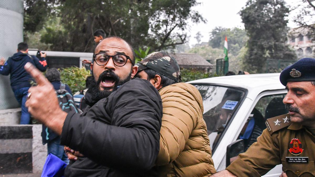Delhi Police releases detained Jamia students