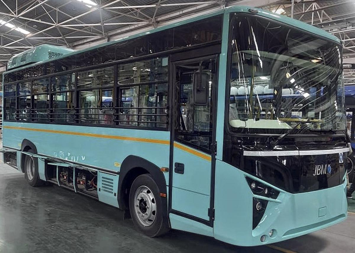 Bengaluru to get more mini buses for Metro feeder, airport e-buses