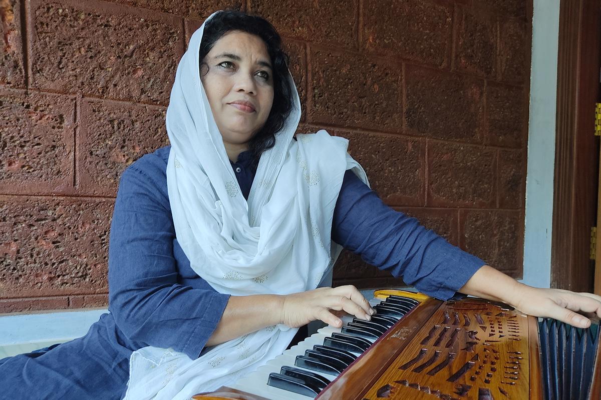 Ghazal and qawwali singer and composer Nisa Azeezi