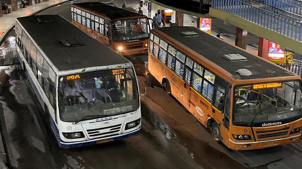 Less than 200 garment workers have availed themselves of free BMTC bus passes - The Hindu