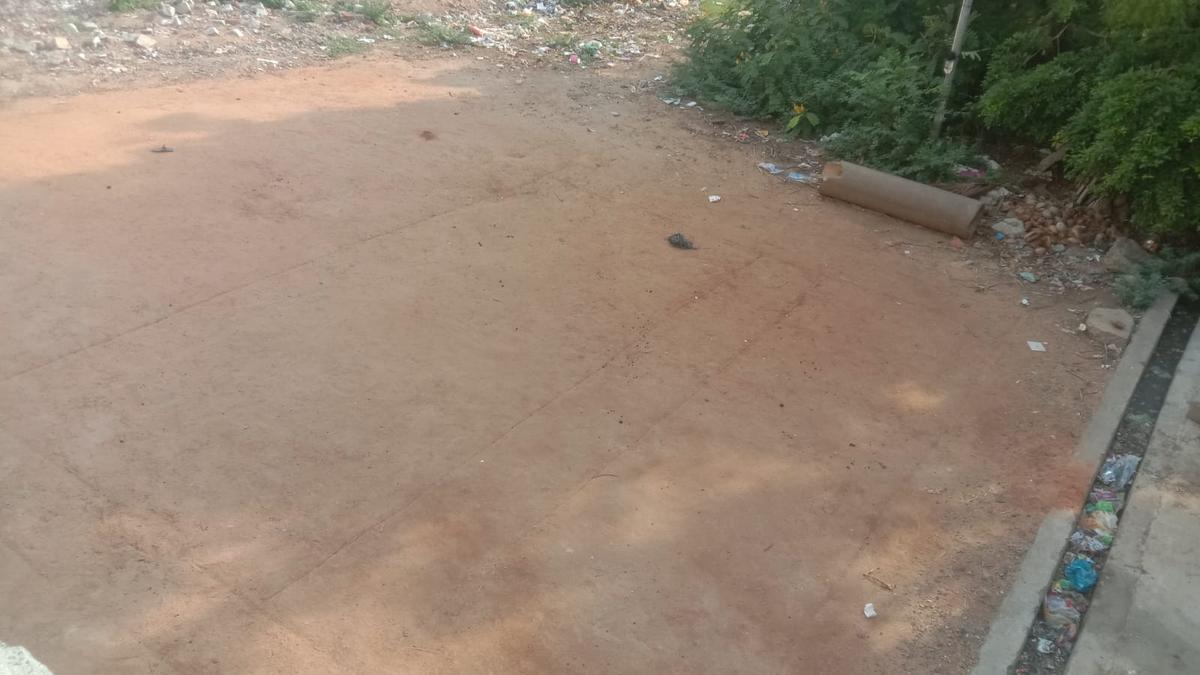 Residents seek playground on vacant site in Woraiyur