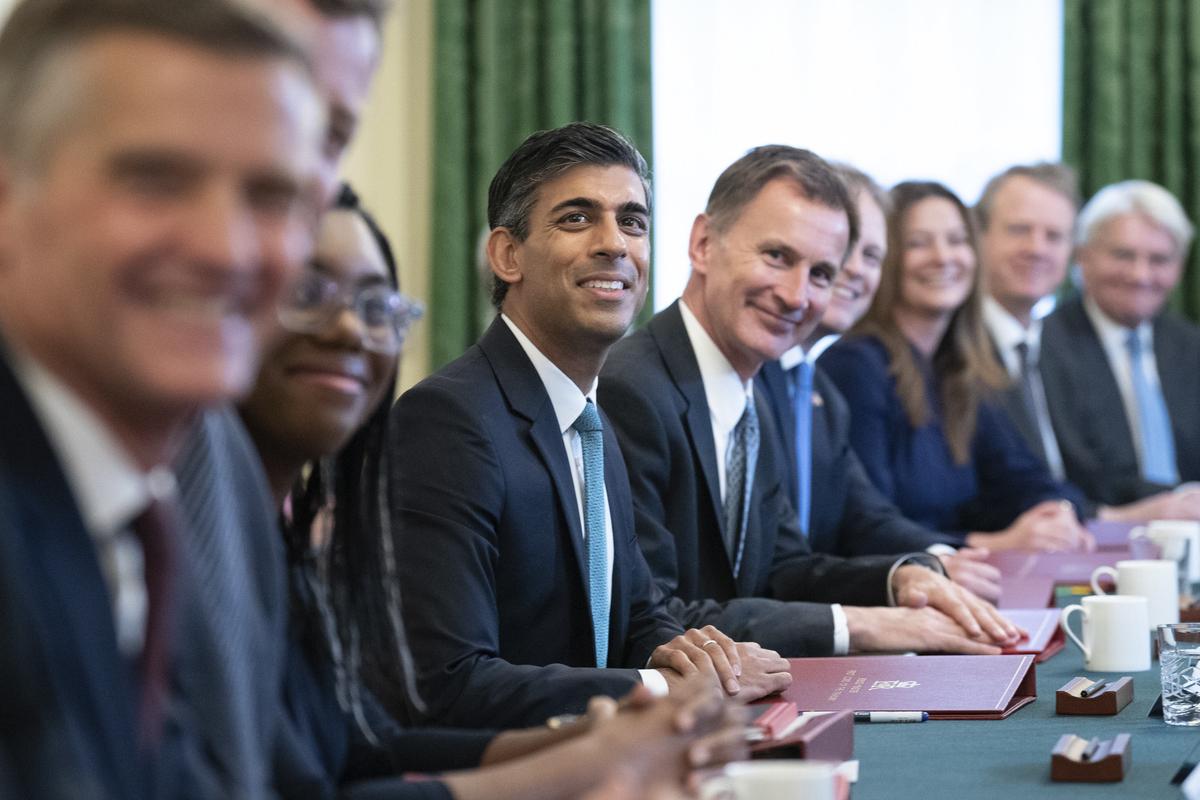 Rishi Sunak holds first Cabinet meeting with his new team