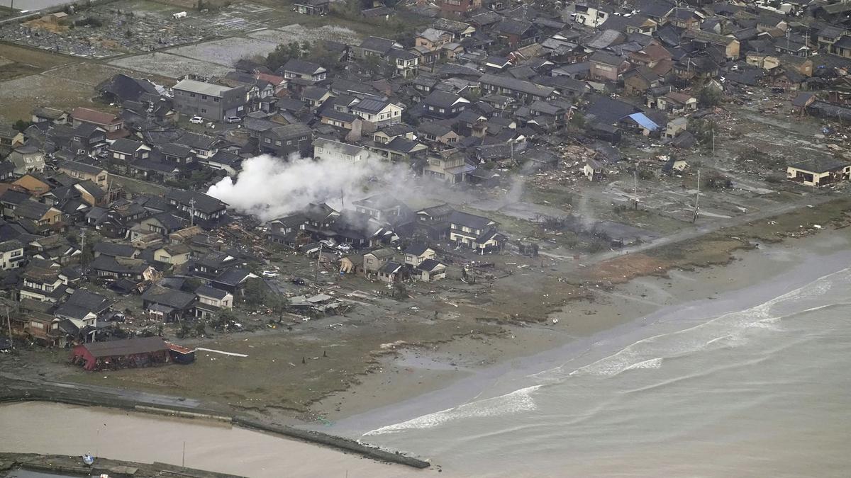 Japan quake toll rises to 62 as weather hampers rescuers