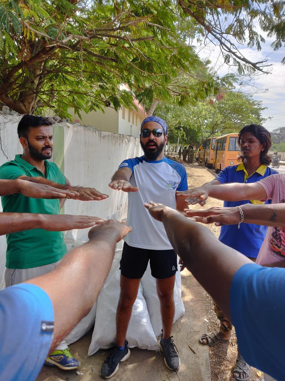 Ripu Daman Bevli along with volunteers collected 31 kg of trash after plogging along Race Course Road and MGR bus stand in Coimbatore