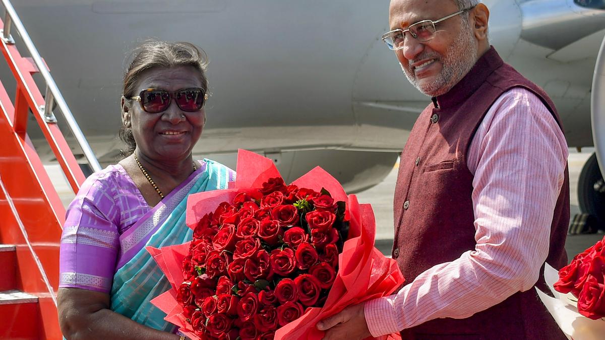 Work for prosperous and developed India: President Murmu to students