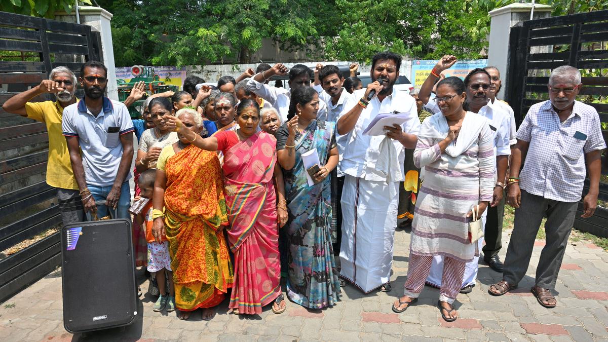 Madurai Corporation ward 20 councillor stages protest over half-finished UGD work