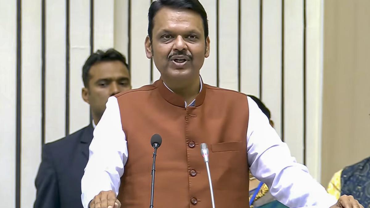 No intention to control media, Maharashtra CM says on setting up of monitoring centre