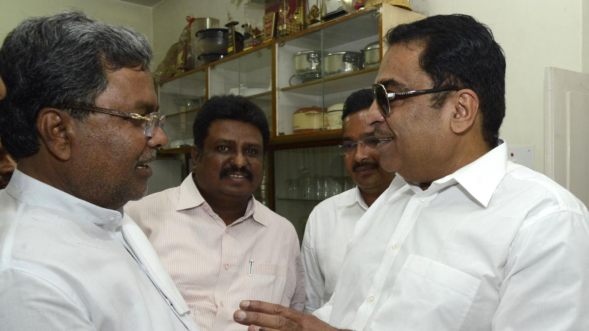 https://th-i.thgim.com/public/incoming/7gnu18/article69923575.ece/alternates/LANDSCAPE_1200/Siddaramaiah_05.jpg