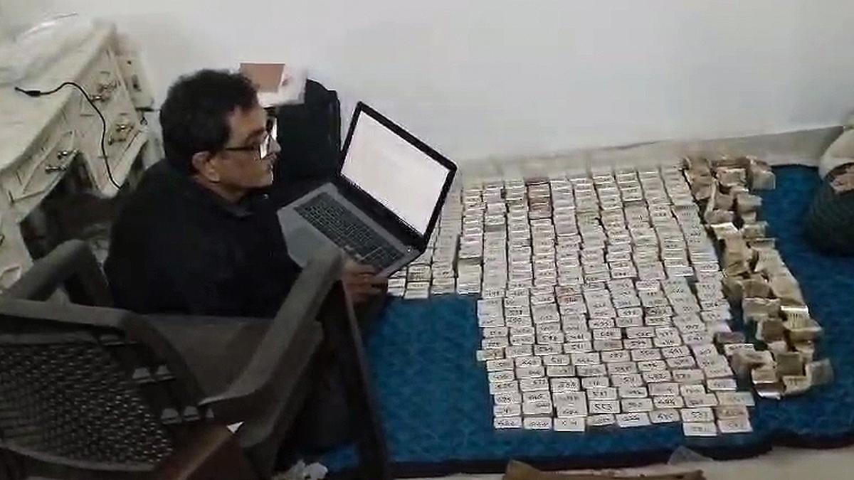 Lokayukta Police seize ₹8 crore assets, including ₹3 crore cash, from ex-Constable in Madhya Pradesh