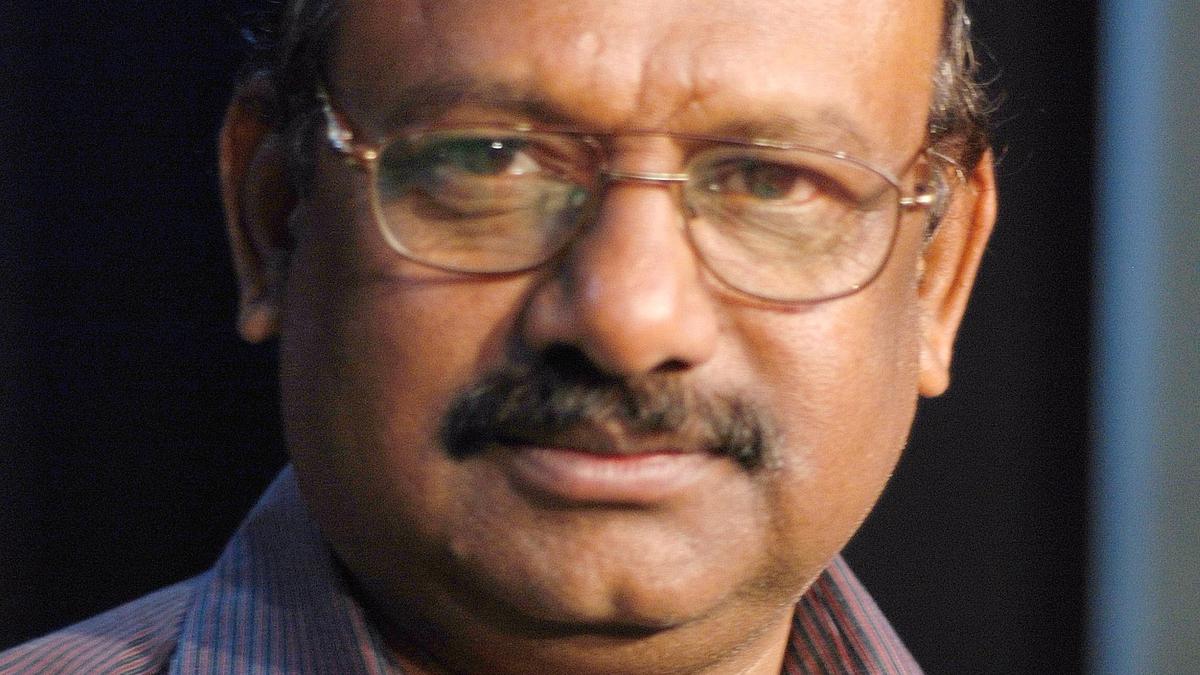 Kannada writer Amaresh Nugadoni wins Akademi award