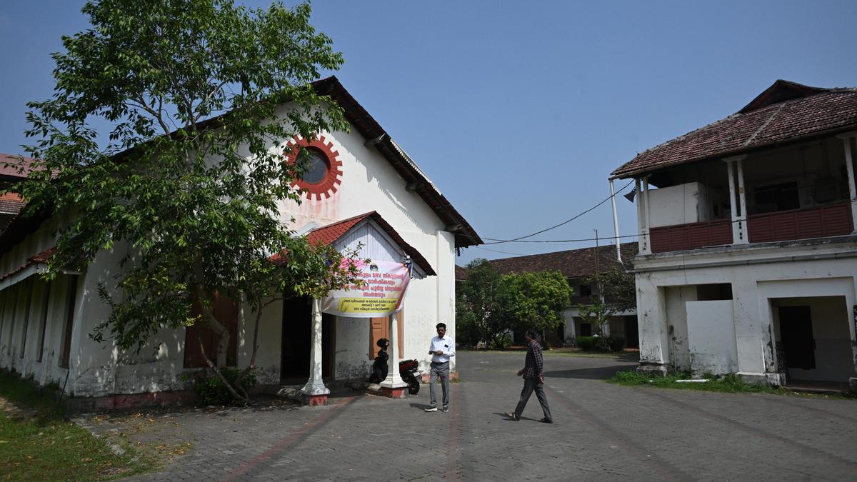 As SRV school turns 180 , its glorious legacy is in peril - The Hindu