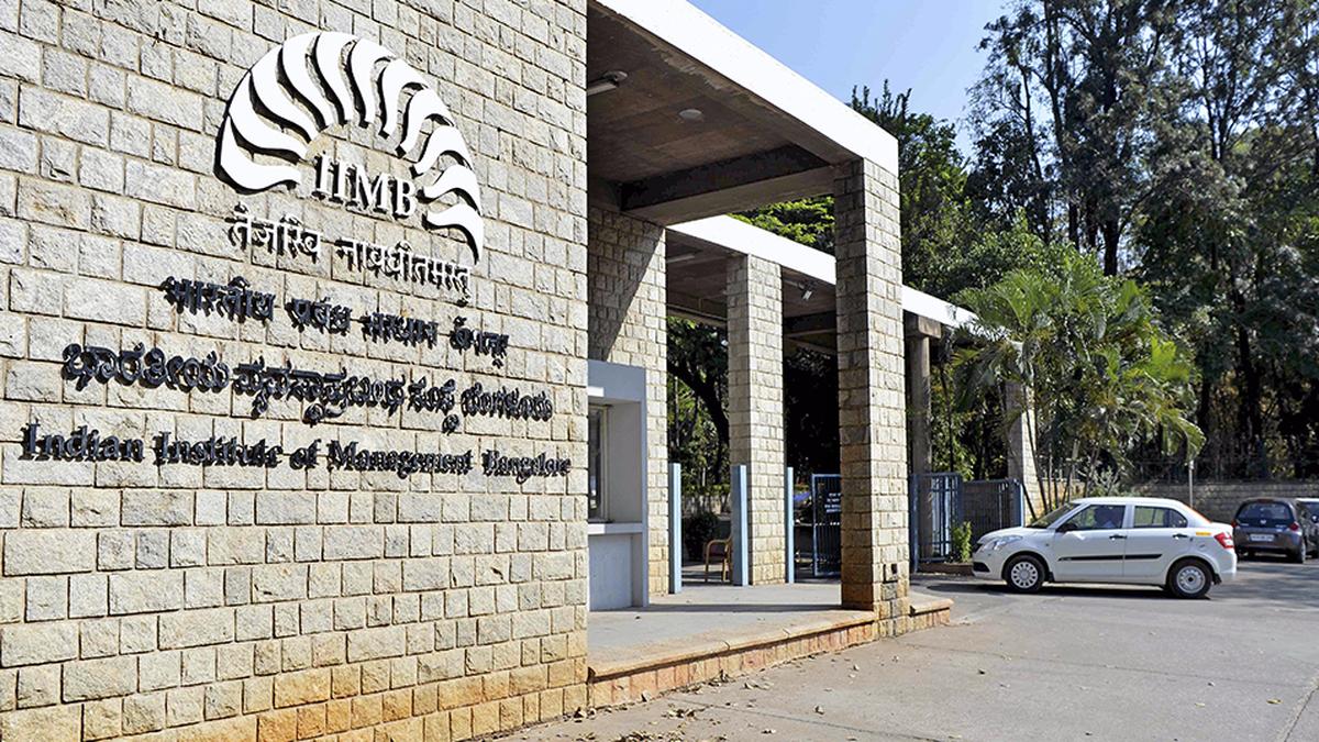 IIMB’s largest placement batch of 595 receives over 650 offers