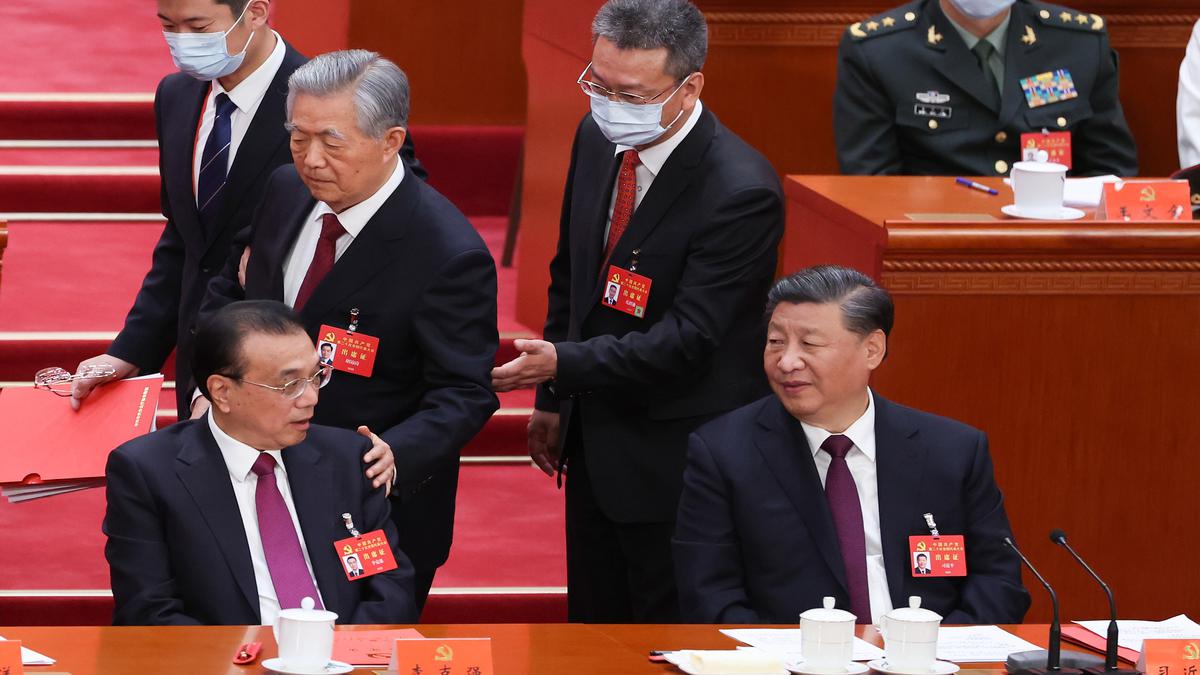 Xi Jinping presides over closing session of Communist Party Congress