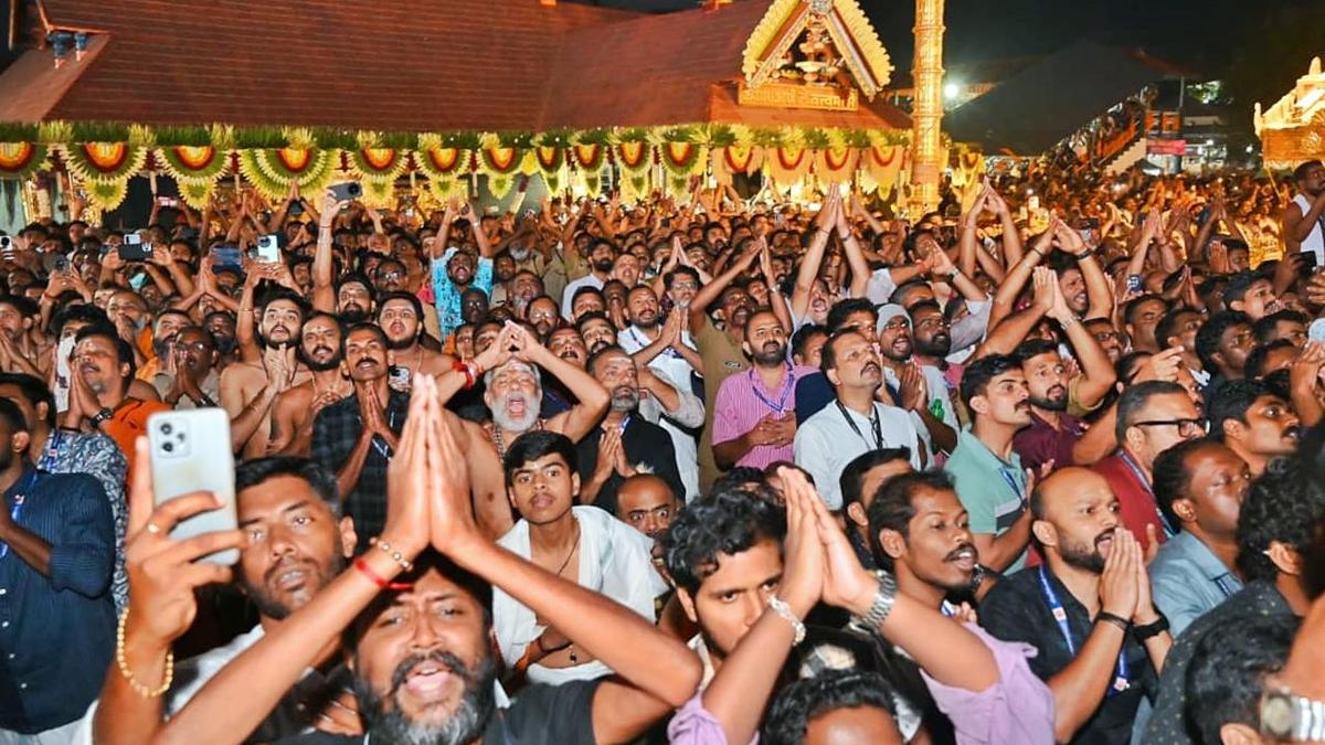 Thousands witness Makaravilakku at Sabarimala