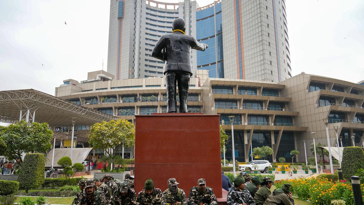 MCD, Delhi government propose dates for mayoral elections