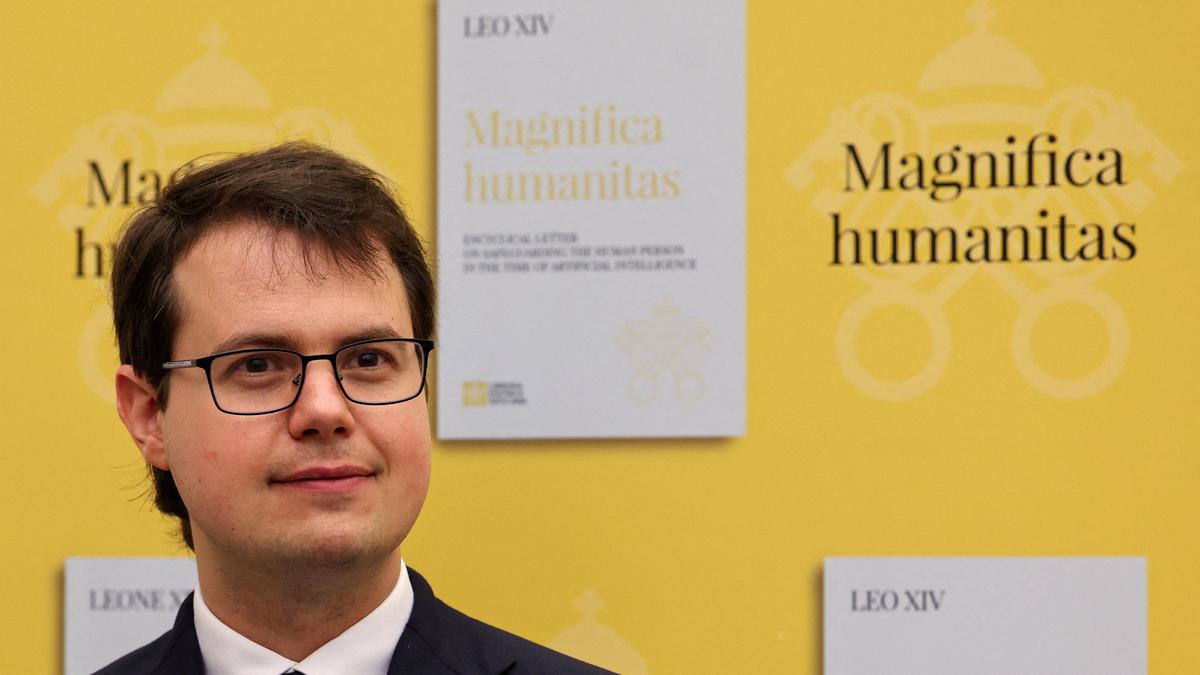Anthropic's co-founder says AI must be guided from outside Big Tech