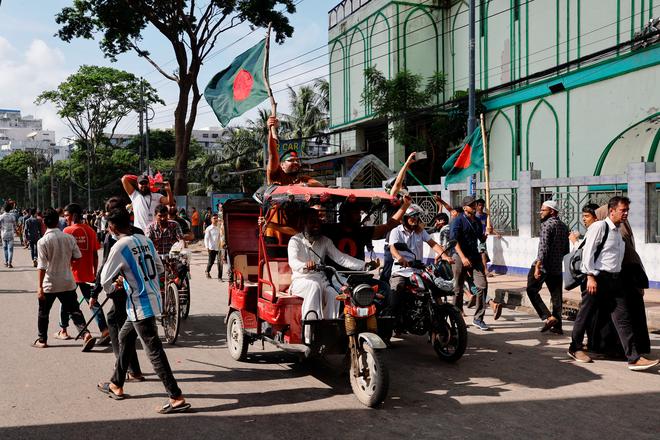 2024 08 05T204106Z 1673895070 RC2L99ACTM6J RTRMADP 3 BANGLADESH PROTESTS