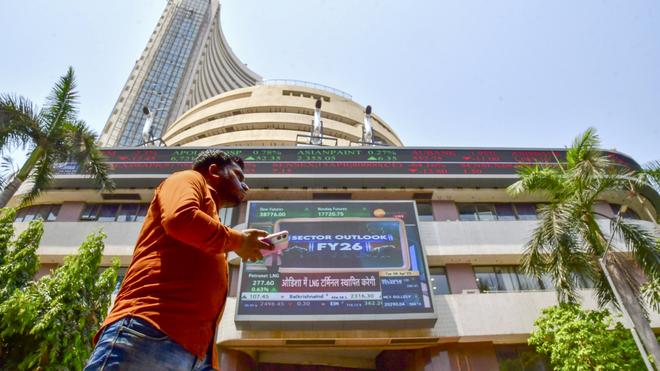 Sensex-climbs-260-points-on-FII-buying-hopes-of-IndiaUS-trade-deal