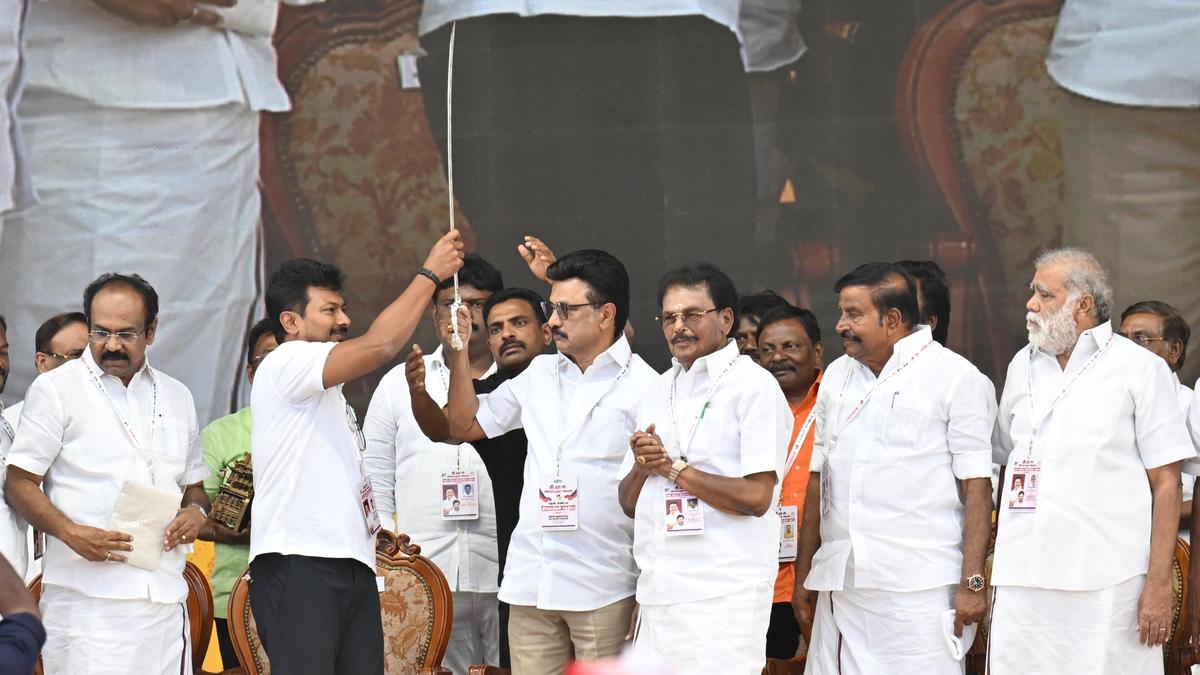 DMK youth wing cadres should work without complacency, says Stalin