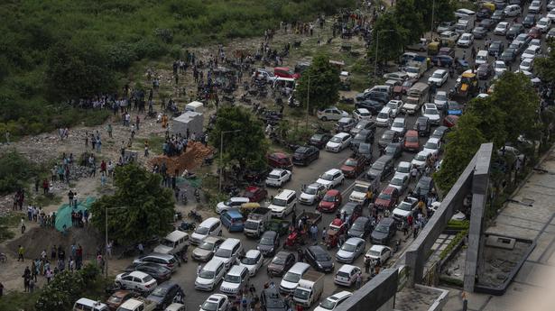 Pollution | More than 1.25 lakh old vehicles to be deregistered from Noida