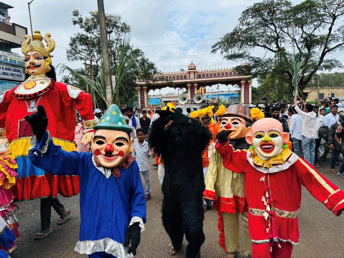Artists performing at Kittur Utsav in Kittur in Belagavi district on Thursday. 