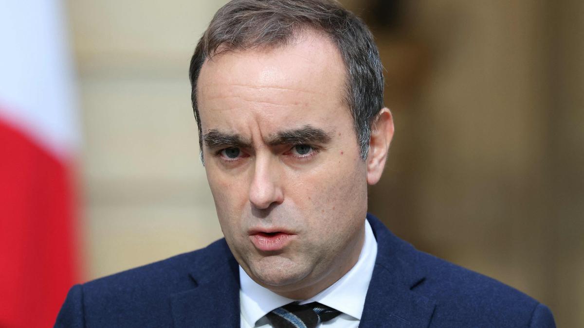 France's outgoing Prime Minister expects Macron to name his replacement in 48 hours