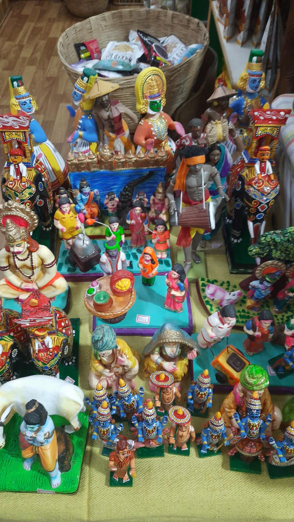 Dolls at the Grameena Angadi 