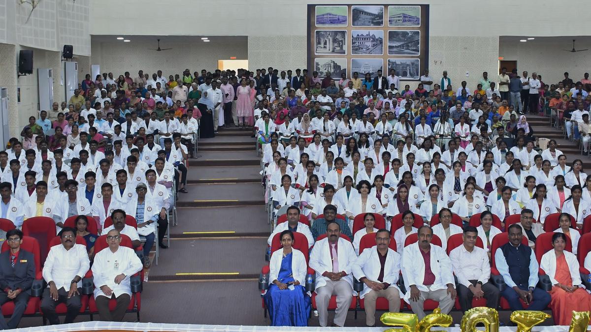 250 medical students inducted at MMC white coat ceremony