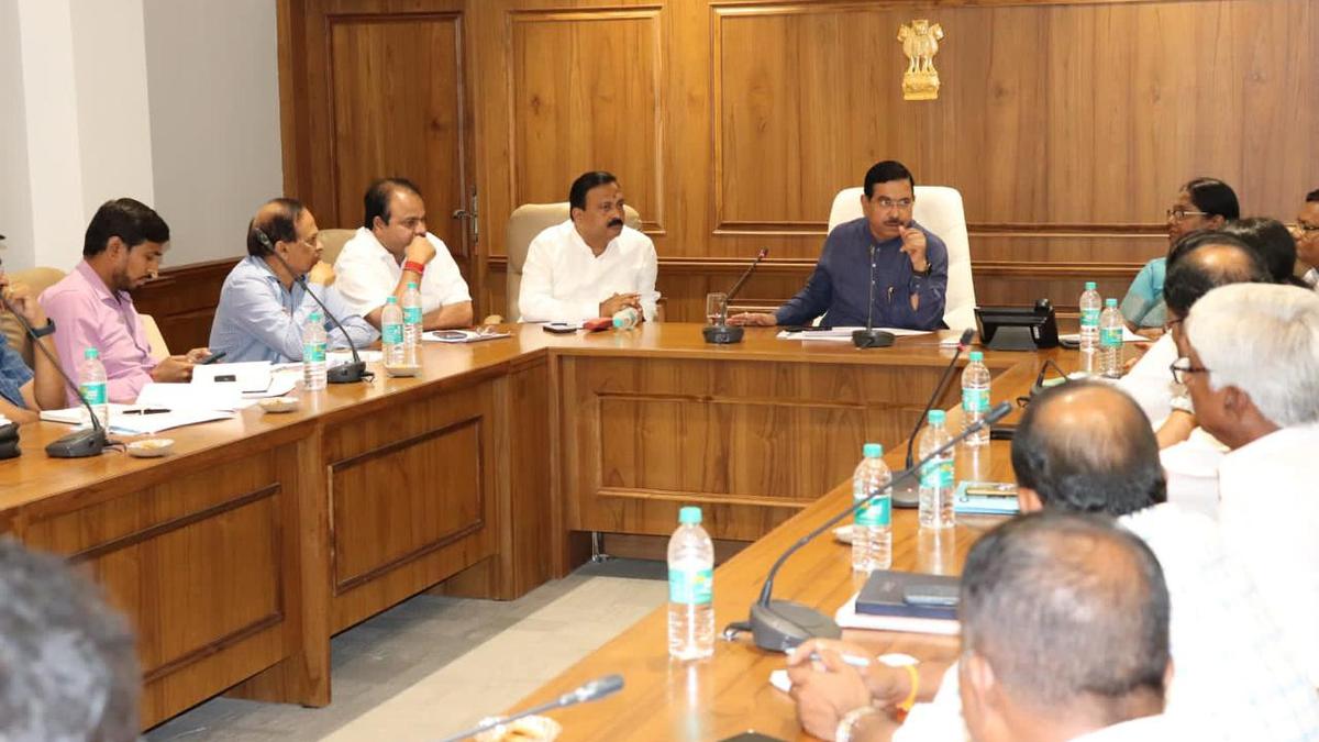 Irregular water supply: Joshi takes officials to task