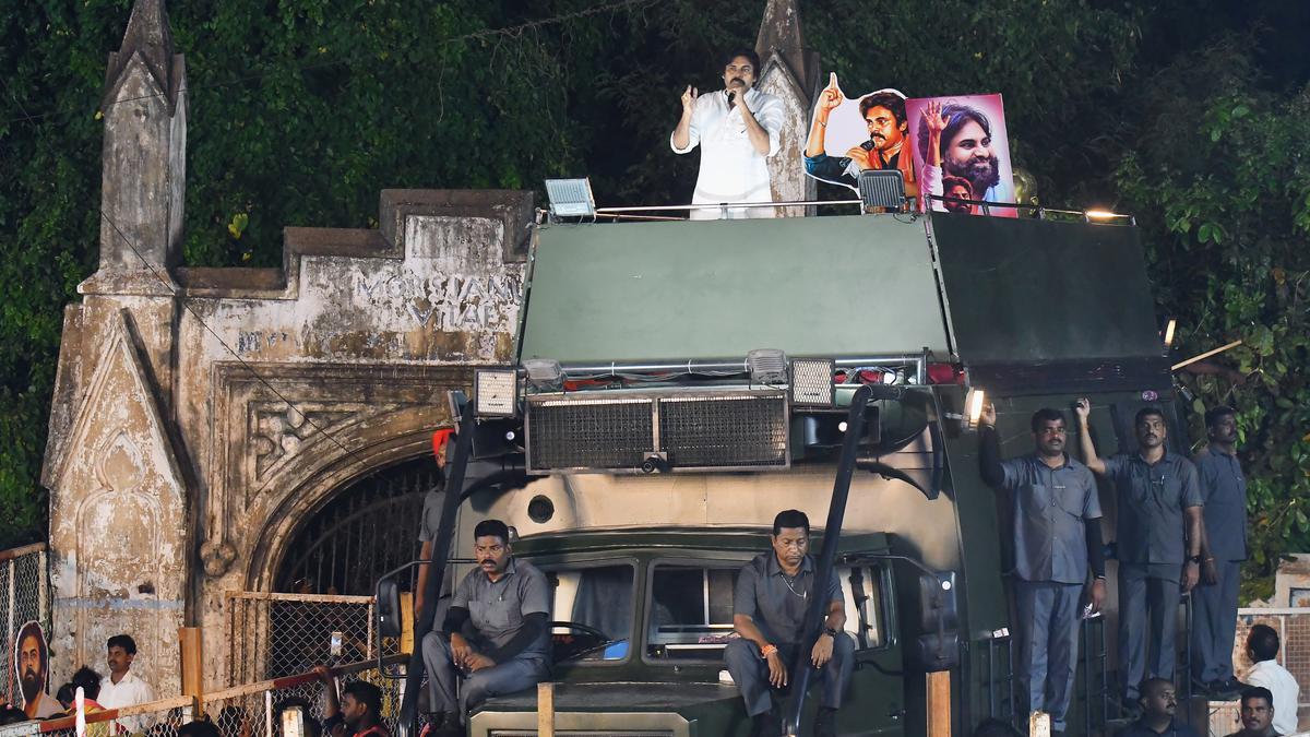 Pawan Kalyan exhorts people to drive out the ‘corrupt YSRCP’ in 2024 elections (pic)