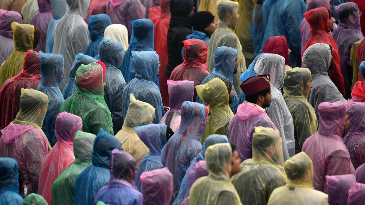 Mercury drops below normal as city gets light rain