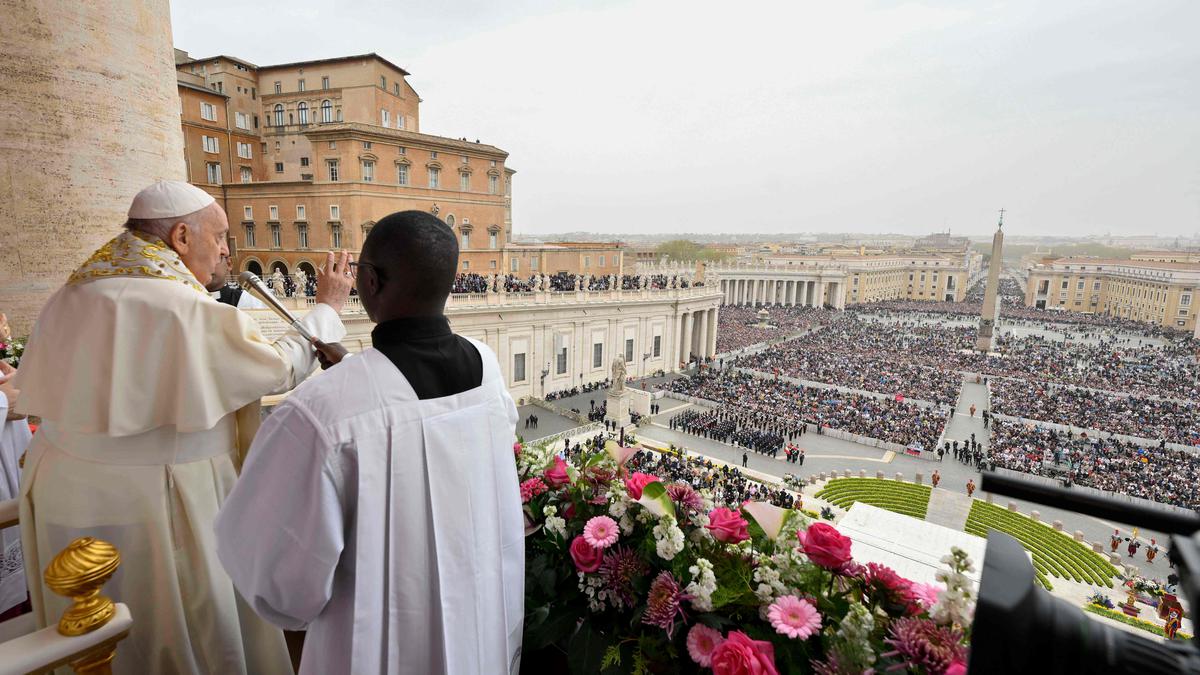 Pope Francis pleads for peace in Easter message