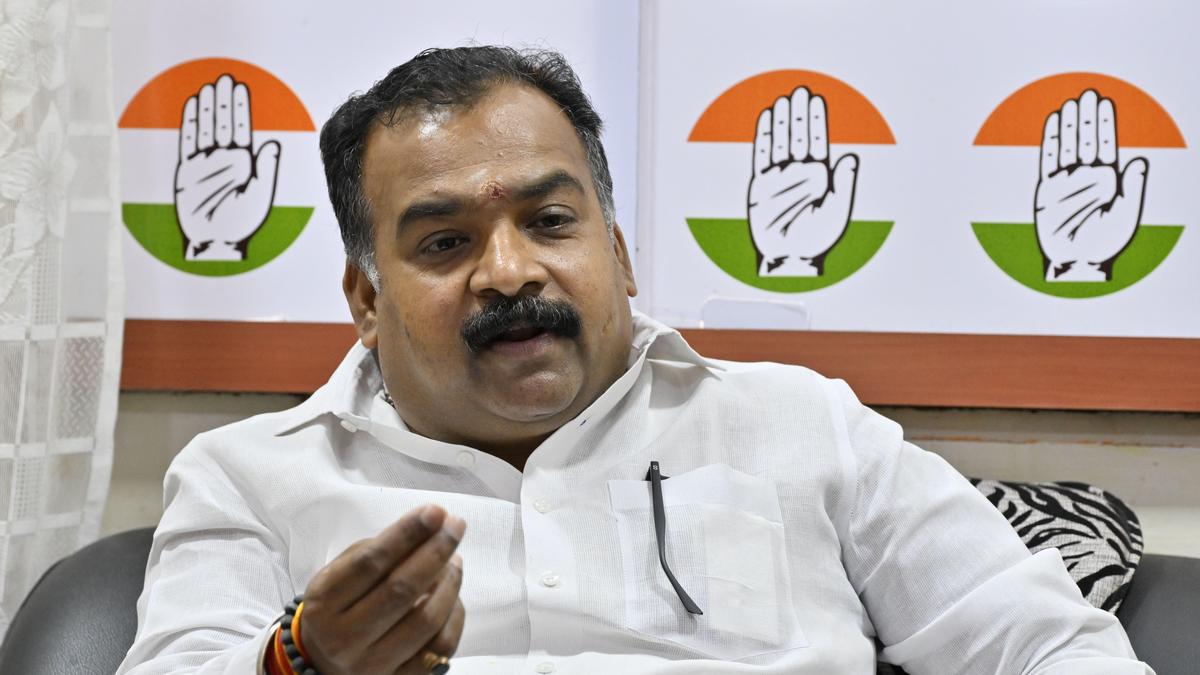 தமிழ்நாடு சட்டப்பேரவை தேர்தல்: சீட் பகிர்வு பேச்சுவார்த்தைக்கு முன் மாணிக்கம் தாகூர், பிரவீன் சக்ரவர்த்தி மீது நடவடிக்கை எடுக்க வேண்டும் என திமுக வலியுறுத்துகிறது