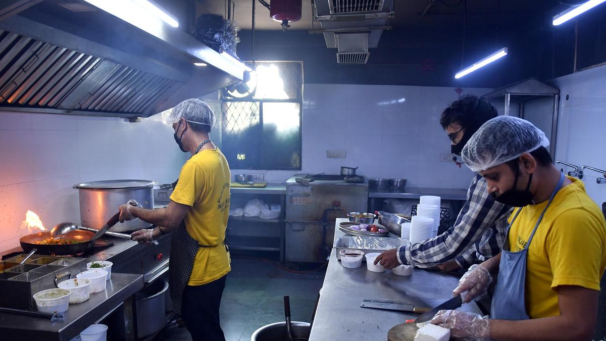 Delhi Government to build affordable, modern infrastructure facilities to boost independent food outlets